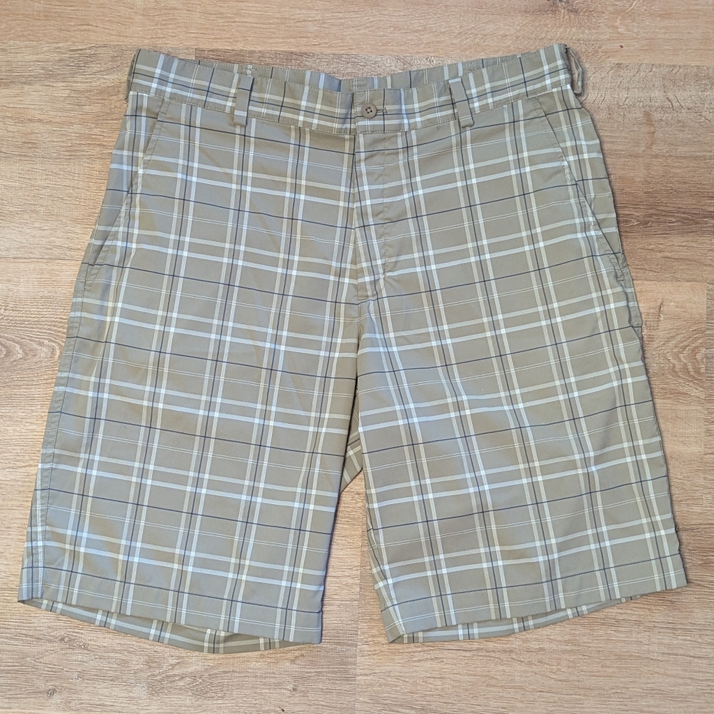 Nike Golf Tan and White Plaid Flat Front Shorts Size 34